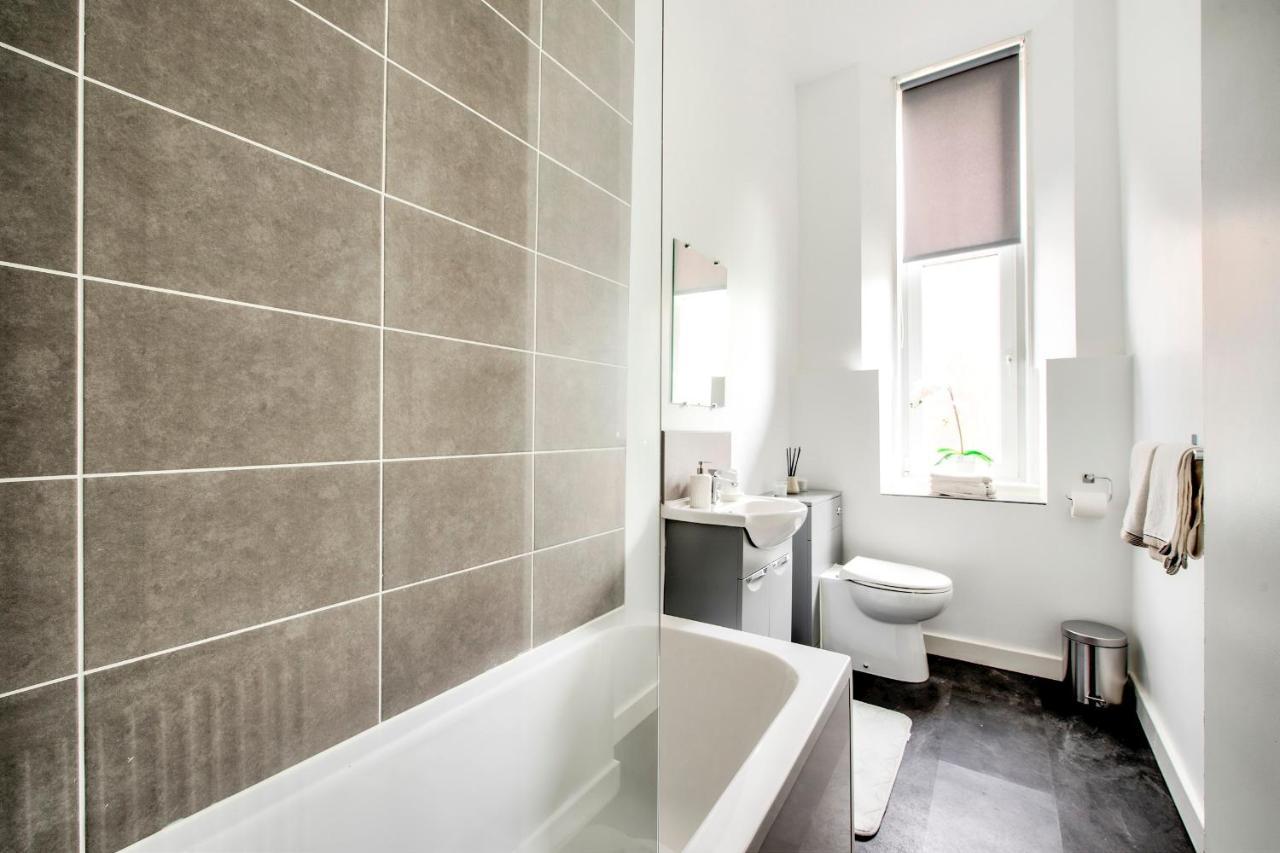 Pass The Keys Stylish 2 Bed In Heart Of West End Lägenhet Glasgow Exteriör bild